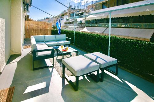 Spacious 65m 2BR Apartment near Marina Zeas