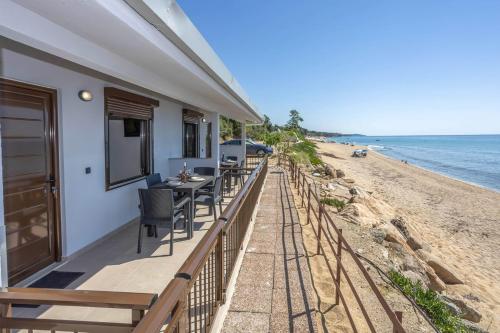 Sarakina Seaside Studios