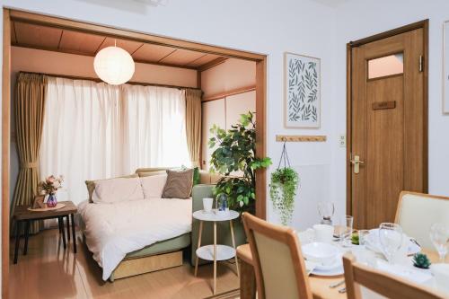88sqm house, 6min to station, 10min direct to Asakusa, 6min direct to Skytree, Direct to Haneda Airport, Scenic train view