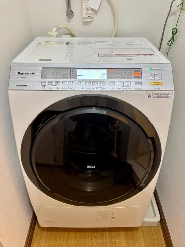 88sqm house, 6min to station, 10min direct to Asakusa, 6min direct to Skytree, Direct to Haneda Airport, Scenic train view