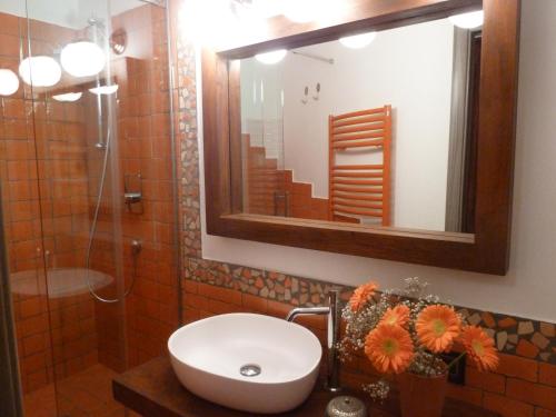 Ένα μπάνιο στο Casa Orefici, 4 Apartments in front of Aquarium!