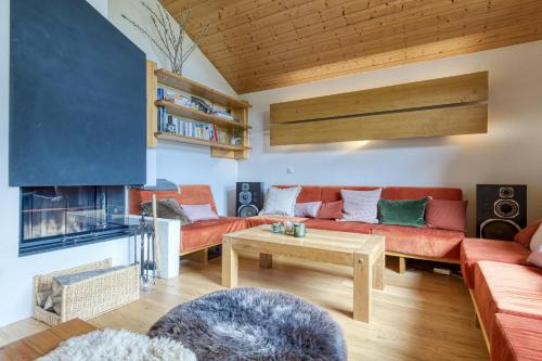 Chalet Allières Walk to Grands Montets | Sleeps 10