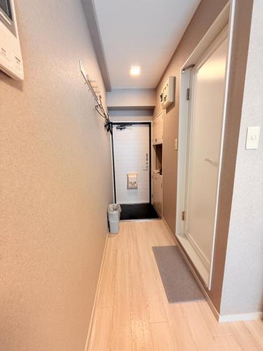 Shinjuku Center 新宿中心#Shinjuku kabukicho#3 min walk from subway##高速无限制网路#新装修高级公寓#大楼一层入口自动锁门Newly renovated#4X4