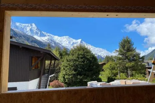 Chalet with breathtaking views of Mont Blanc photo 1