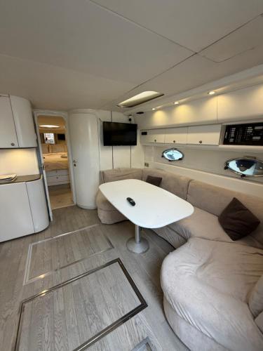 Yacht 17M Cannes Croisette Port Canto,3 Ch,clim,tv