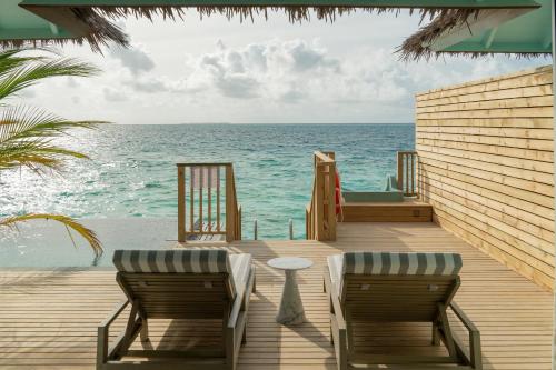 Sun Siyam Vilu Reef - 24 Hours All-Inclusive Dine-Around with Complimentary Return Trip — Beach