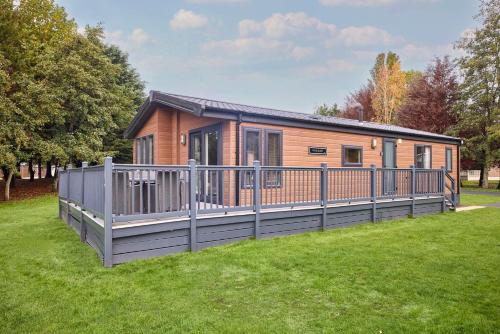 Beryl Lodge with Hot Tub photo 28