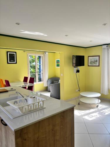 Appartement T2 50m² vue mer Presqu'il de Giens. RC