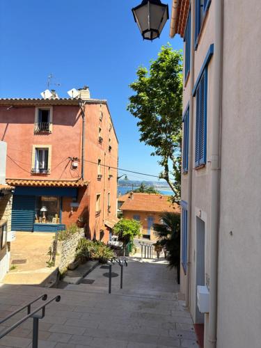 Appartement T2 50m² vue mer Presqu'il de Giens. RC