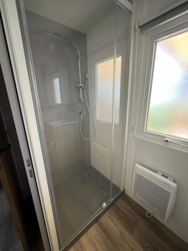 Mobil-home 3 chambres avec 2 salles de bain
