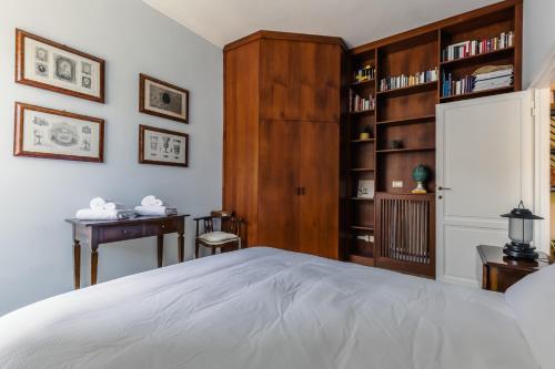 Quiet Trastevere Retreat - Roman Home