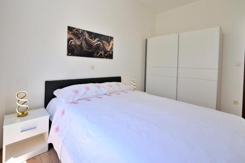 Emily Garden city apartment with Private parking