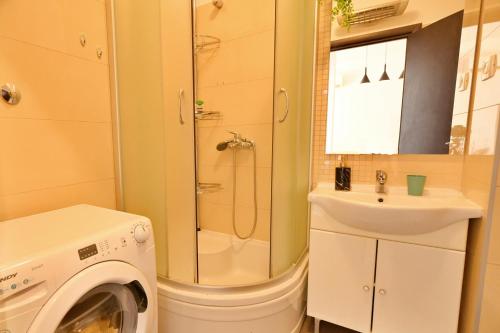 Emily Garden city apartment with Private parking