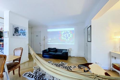 Charming flat near the Eiffel Tower