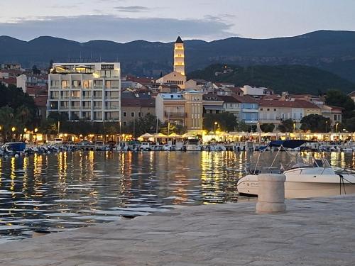 Apartman Davor u centru Crikvenice, sa pogledom na more