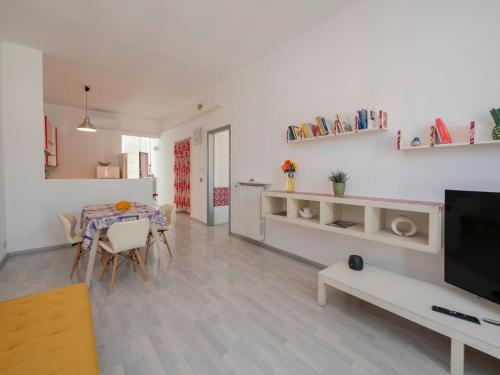 HomeLovers Spacious Flat B Aires District MM1