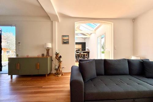 Renovated villa in the heart of Arcachon outbuilding
