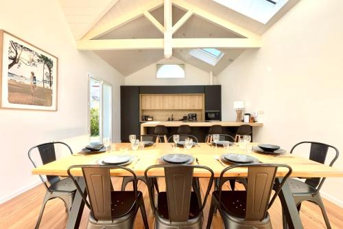 Renovated villa in the heart of Arcachon outbuilding