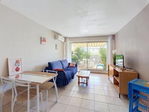 Stud 4 pers , plage 60 m ,terr de 15m clim Parking