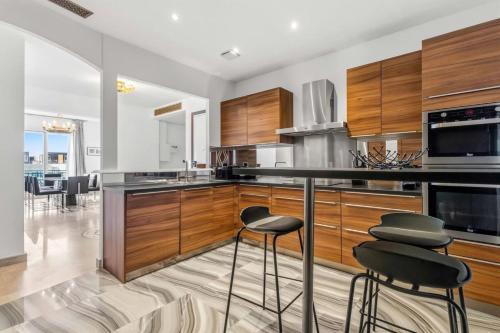 REF 1757 - Cannes Back Croisette - Sea view apartment for rent
