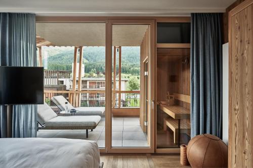 Falkensteiner Hotel Kronplatz - The Leading Hotels of the World — Mountain view