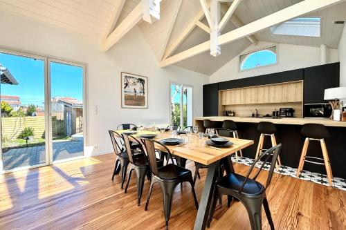 Renovated villa in the heart of Arcachon outbuilding