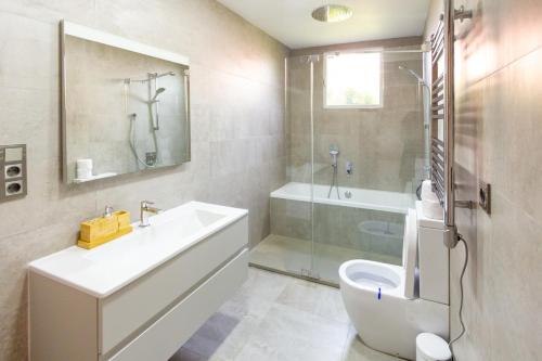 142 - Oasis Villa with Private Pool & Tropical Garden close to the Beach