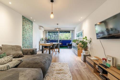 Beautiful 2 rooms Swimming pool, parking space and air conditioning