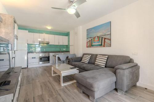 Charming 1-Bedroom Apartment with Ocean Views in Costa Adeje
