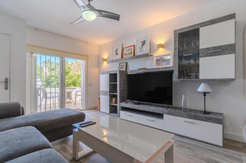 Charming 1-Bedroom Apartment with Ocean Views in Costa Adeje