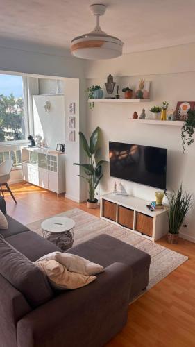 Golden Light Apartment near Santo António