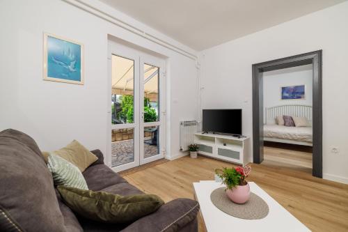 Hana Modern Apartment Near the Beach