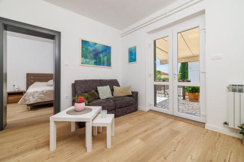 Hana Modern Apartment Near the Beach