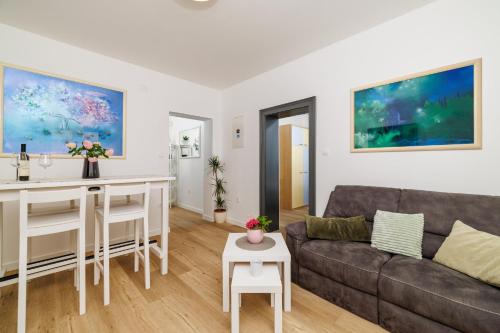 Hana Modern Apartment Near the Beach