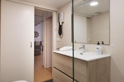 Unique Historic Factory Duplex - Only 15 min walk to Las Ramblas