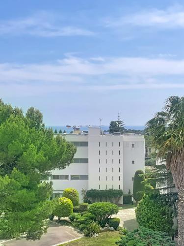 Cap d'Antibes - For 2 people, sea view & parking