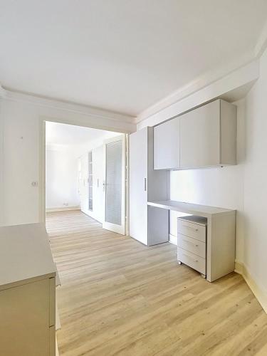 Cap d'Antibes - For 2 people, sea view & parking