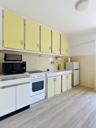 Cap d'Antibes - For 2 people, sea view & parking