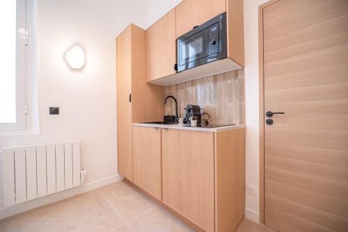 Cosy Flat by Quai d'Orsay, near Eiffel Tower