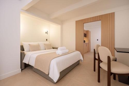 Cosy Flat by Quai d'Orsay, near Eiffel Tower