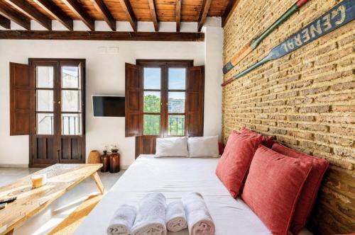 One&Lux Triana Bridge View Penthouse - Private Rooftop Terrace