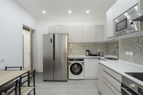 Lisbon Modern Suites by Homing