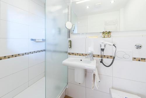 Bilik mandi di Hotel Westfalia