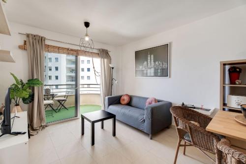 Charming 2-Bedroom Apartment with Ocean Views in Adeje