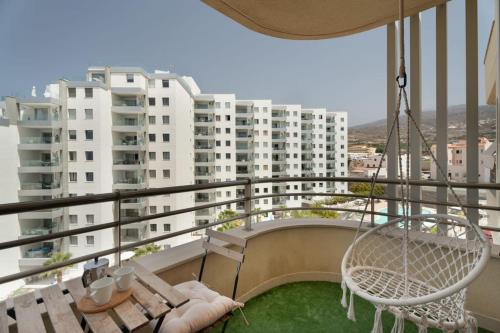 Charming 2-Bedroom Apartment with Ocean Views in Adeje