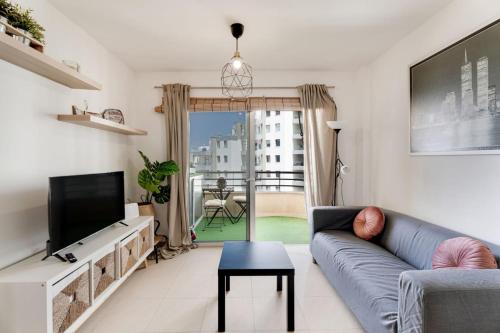 Charming 2-Bedroom Apartment with Ocean Views in Adeje