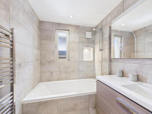 Appartement Centre Les Gets, Pied des Pistes, Belle Terrasse, 2 Ch, 1 Cabine, 6/8 Couchages