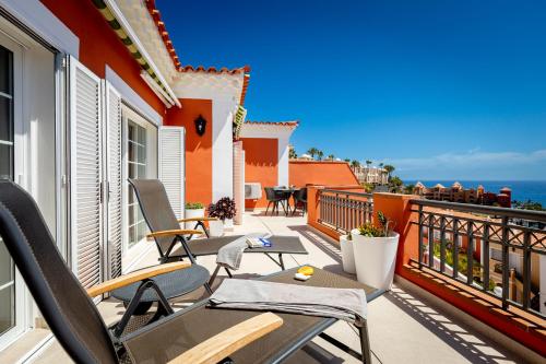 NEW 2026 Del Duque Beach & Ocean View Apartment