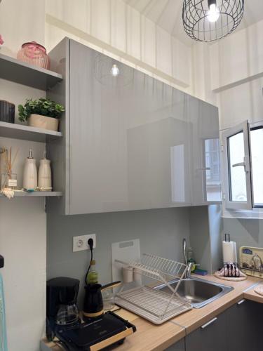 Modern Chic Apartment in the Heart of Athens