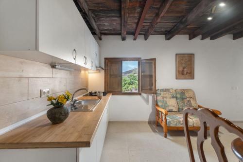 Charming Farmhouse Retreat in Arona with Stunning Views